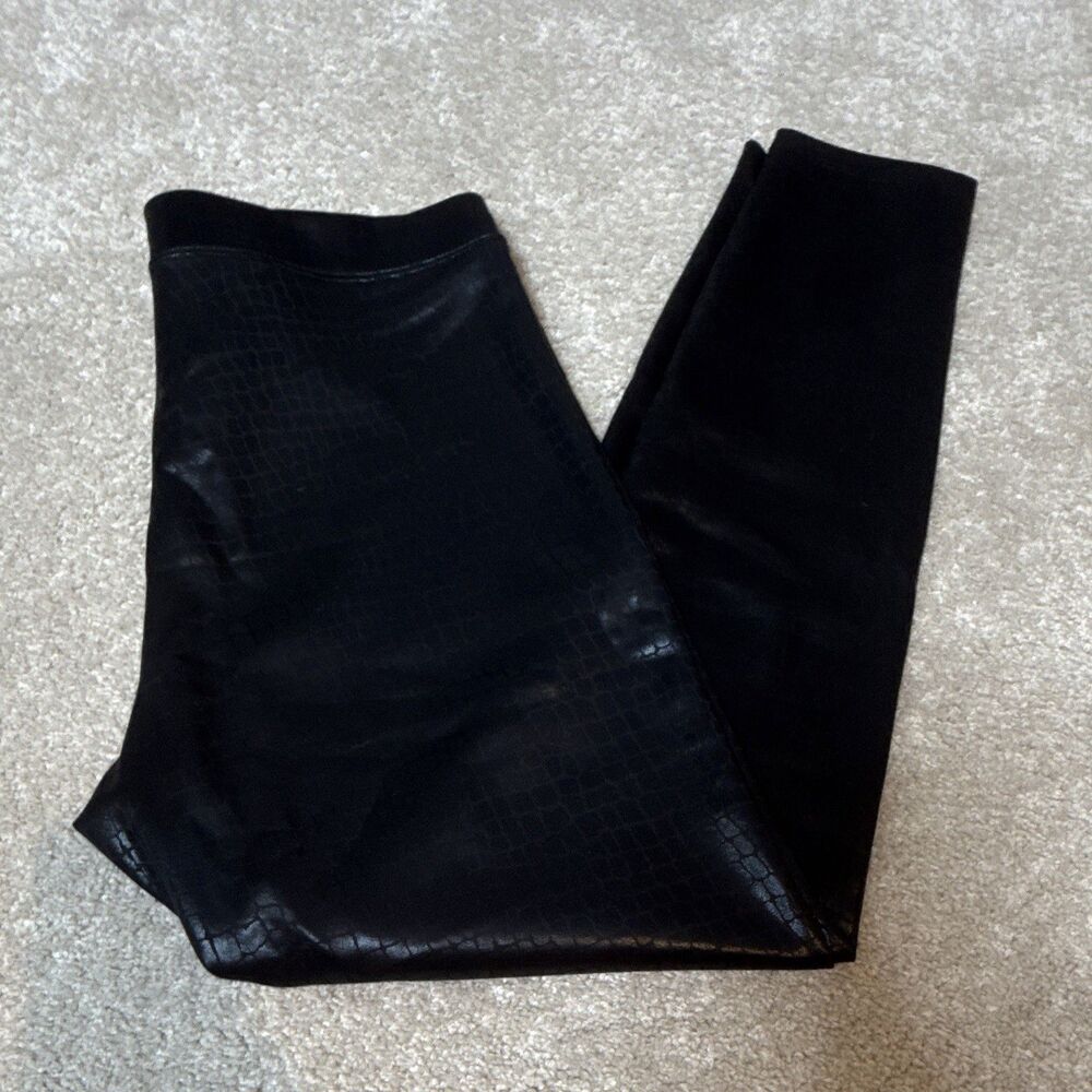 Express Womens Black Animal Print Ankle Leggings Size M Stretch faux leather